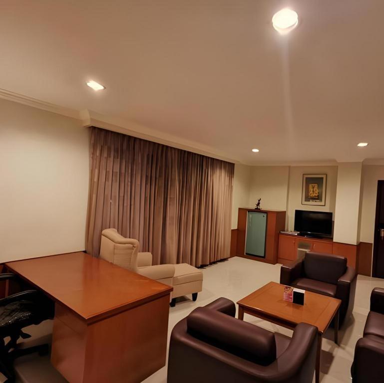 Horison Plaza Tegal Hotel Bagian luar foto