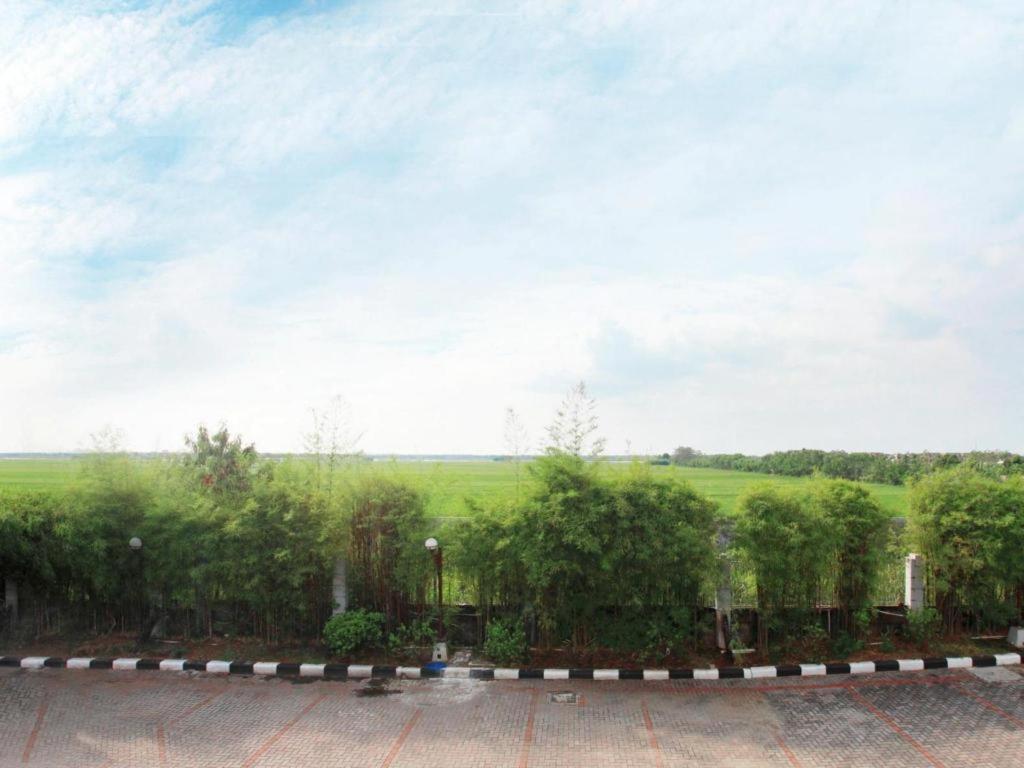 Horison Plaza Tegal Hotel Bagian luar foto