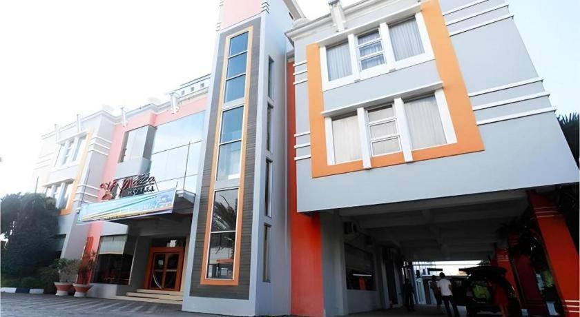 Horison Plaza Tegal Hotel Bagian luar foto