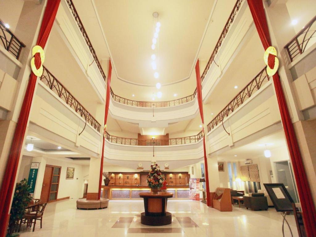 Horison Plaza Tegal Hotel Bagian luar foto
