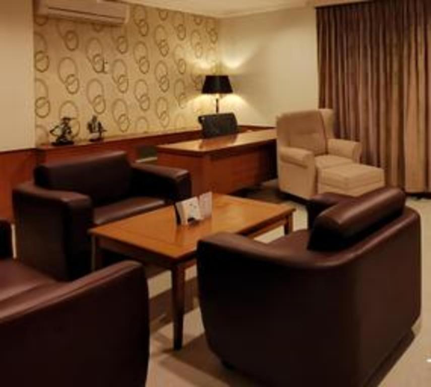 Horison Plaza Tegal Hotel Bagian luar foto