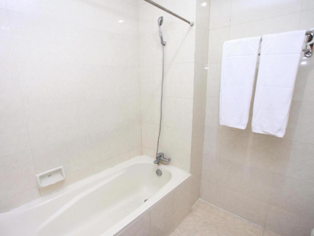Horison Plaza Tegal Hotel Bagian luar foto