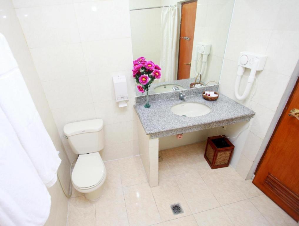 Horison Plaza Tegal Hotel Bagian luar foto