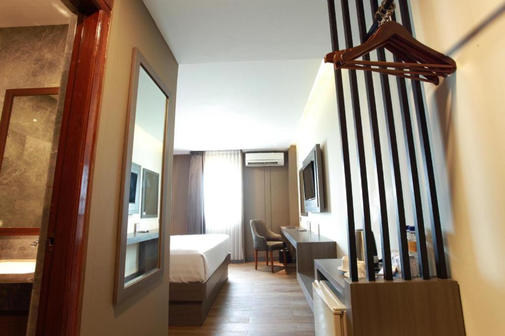 Horison Plaza Tegal Hotel Bagian luar foto