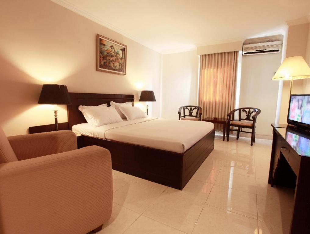 Horison Plaza Tegal Hotel Bagian luar foto