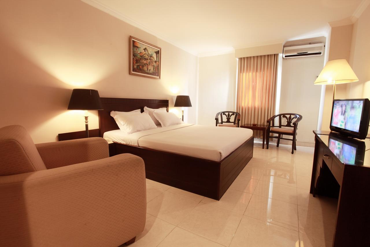 Horison Plaza Tegal Hotel Bagian luar foto