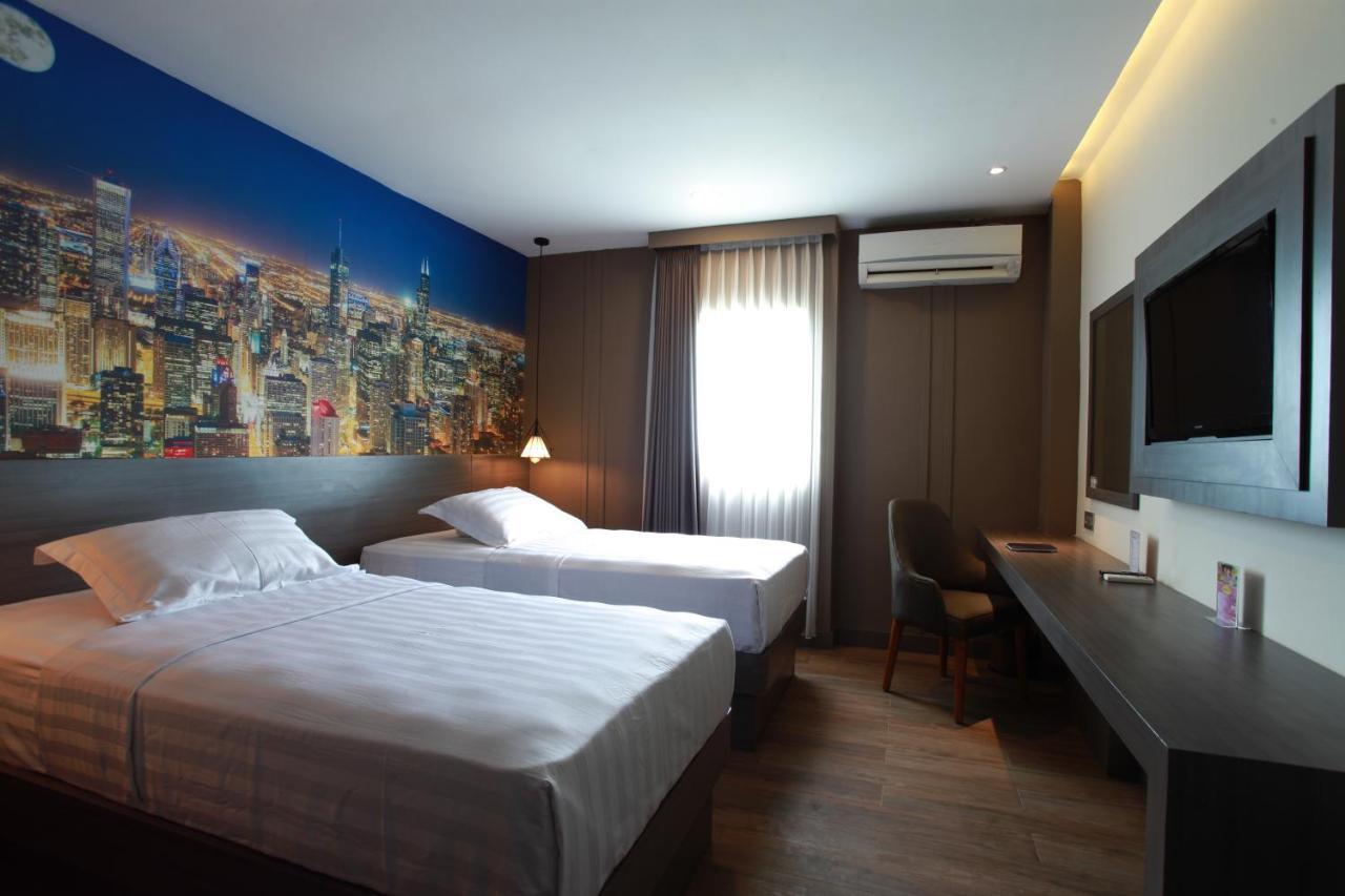 Horison Plaza Tegal Hotel Bagian luar foto